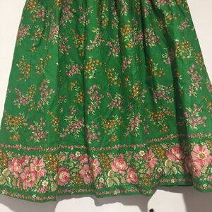 VINTAGE EMCAR FLORAL PRINT SKIRTS SIZE 10